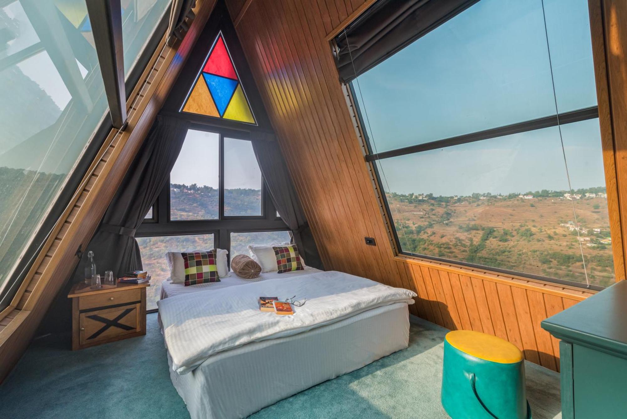 Saffronstays A Vantage, Panchgani - A Pyramid Shaped Unique Luxury Villa With Infinity Valley Views Eksteriør bilde