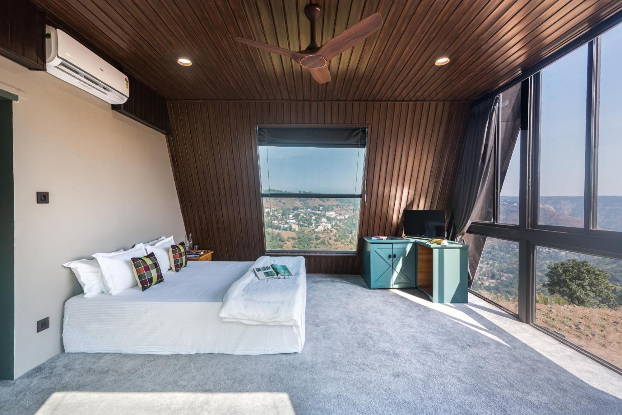 Saffronstays A Vantage, Panchgani - A Pyramid Shaped Unique Luxury Villa With Infinity Valley Views Eksteriør bilde