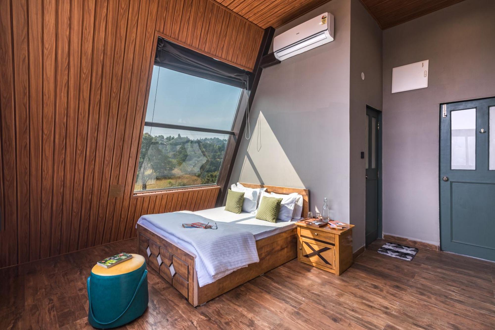 Saffronstays A Vantage, Panchgani - A Pyramid Shaped Unique Luxury Villa With Infinity Valley Views Eksteriør bilde
